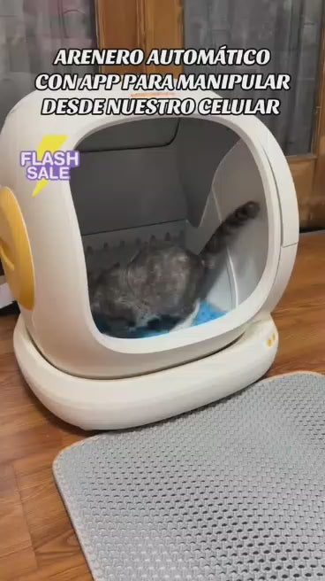 Arenero automático inteligente para gatos de 75L, con tapa abierta.