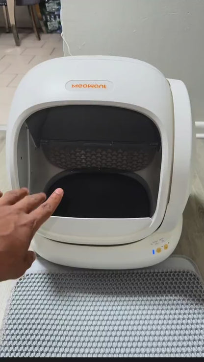 Arenero automático inteligente para gatos de 75L, con tapa abierta.